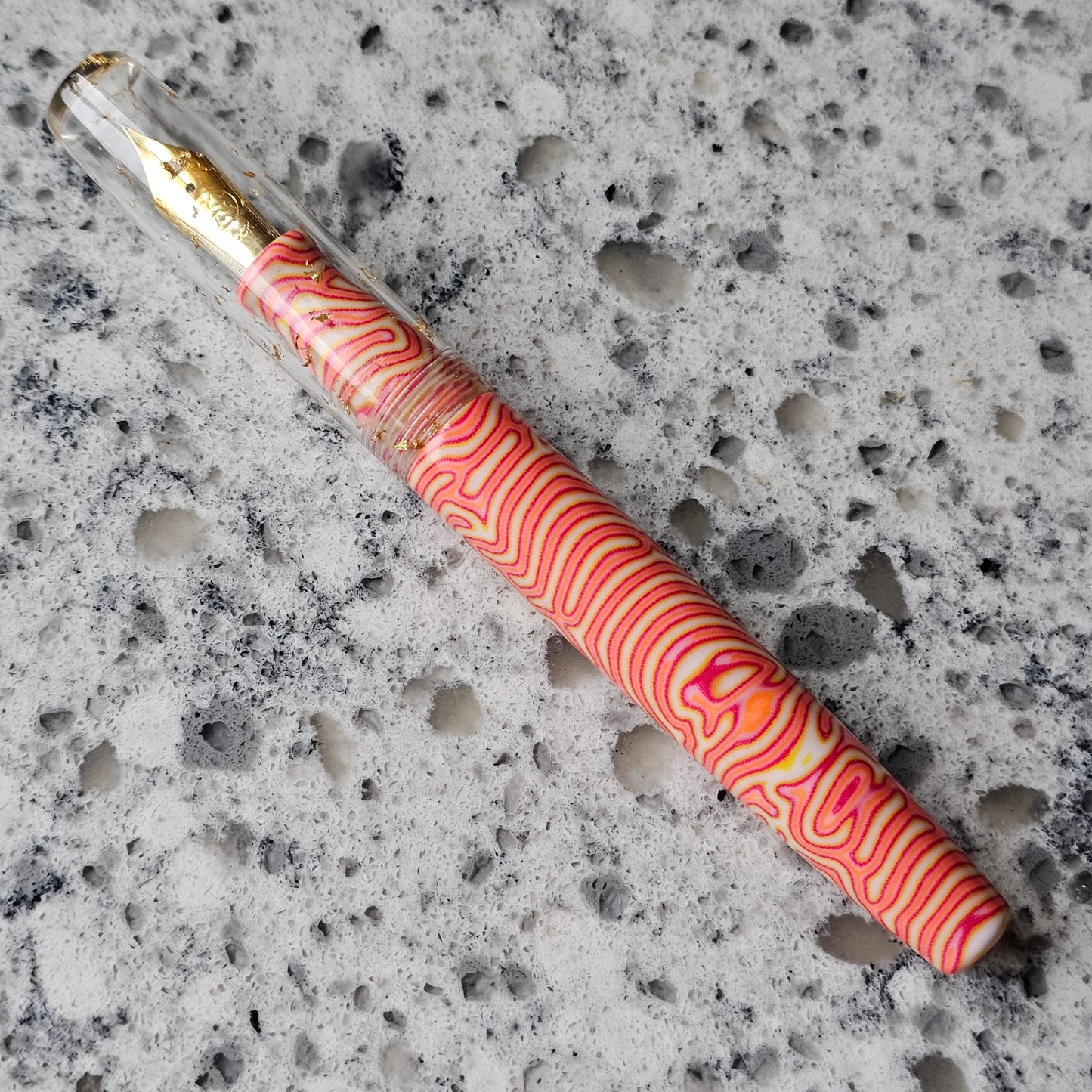 Crazy Fiber Fountain with Gold Flake Demonstrator Cap